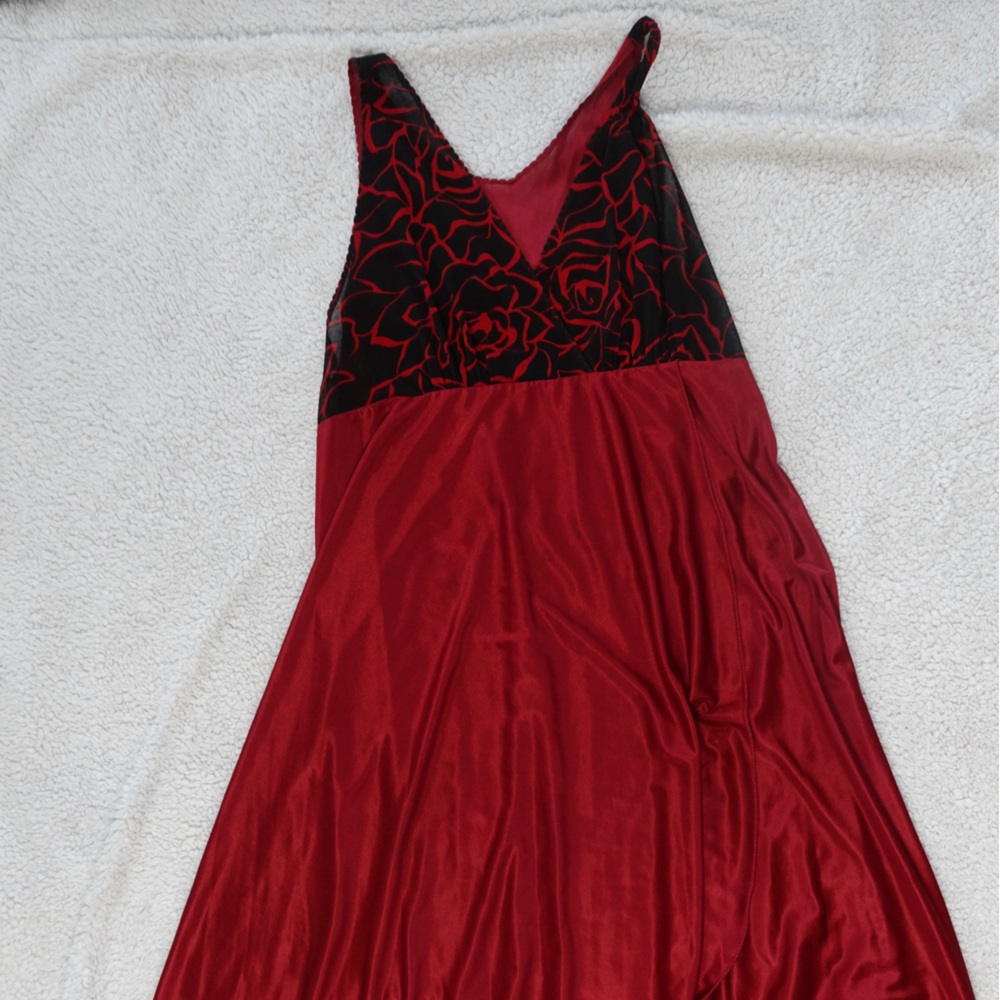 Elegant Red and Black Strapless Dress